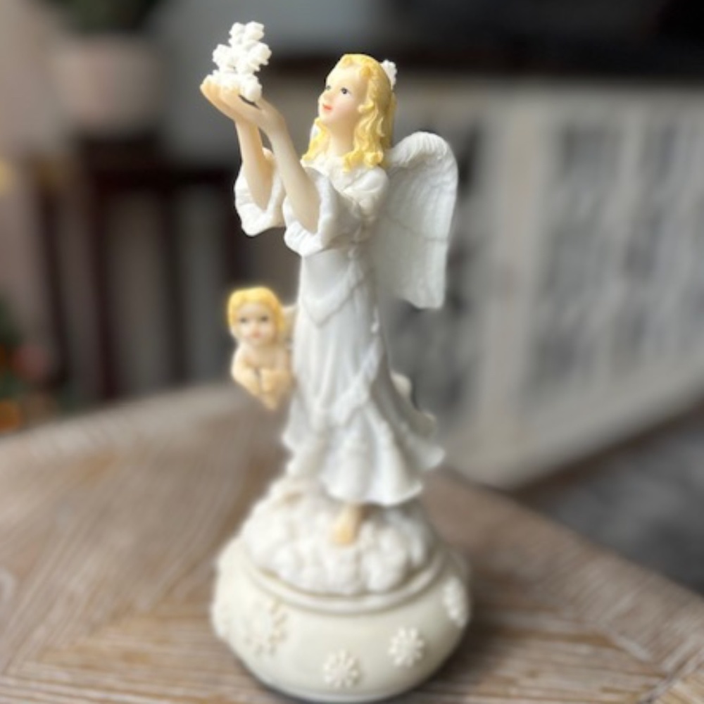 House of Lloyds Angel with Snowflake Music Stand